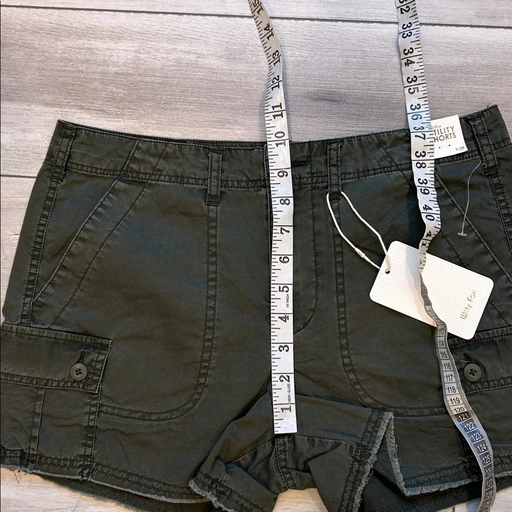 Witty Fox mid rise utility shorts size 29 NWT